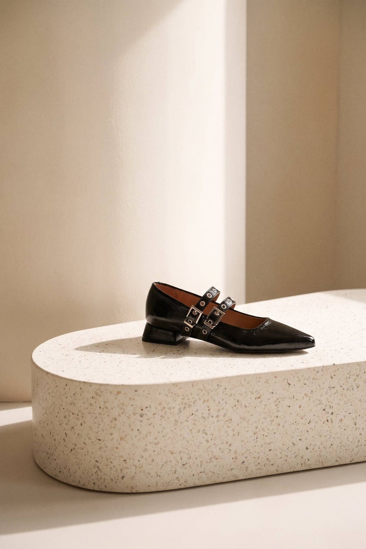 Katrina Black Patent Leather Mary Jane Pumps | AVRENDI