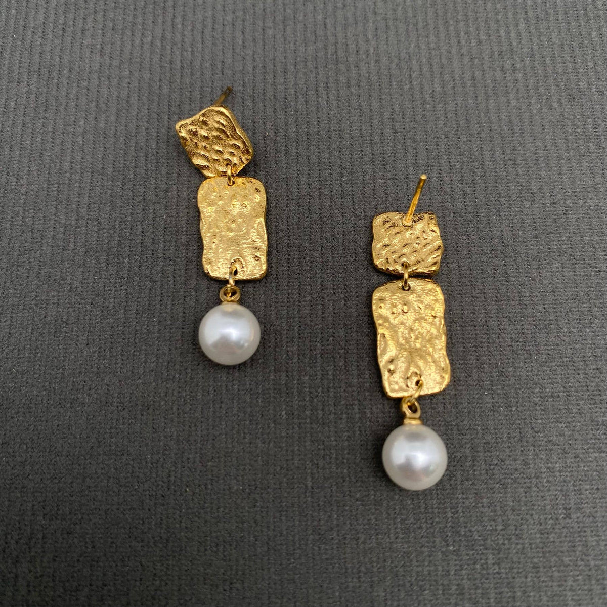 Pearl Hammer texture geometry 18K Gold-Plated Stainless Steel Earrings | AVRENDI