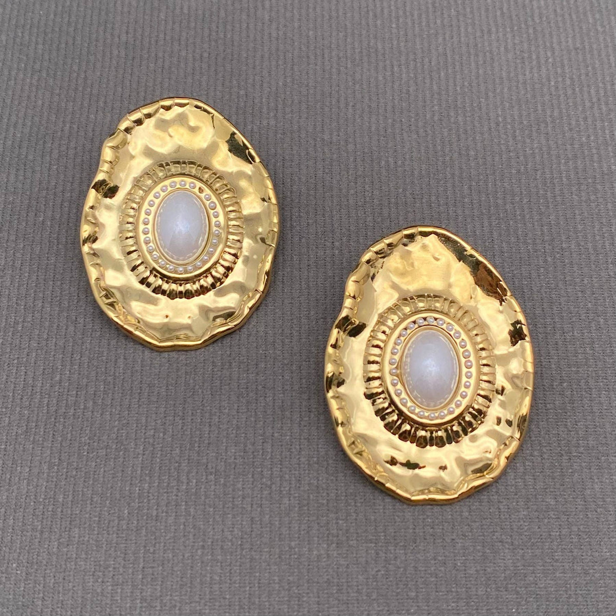 Pearl Inlaid 18K Gold-Plated Stainless Steel Earrings | AVRENDI
