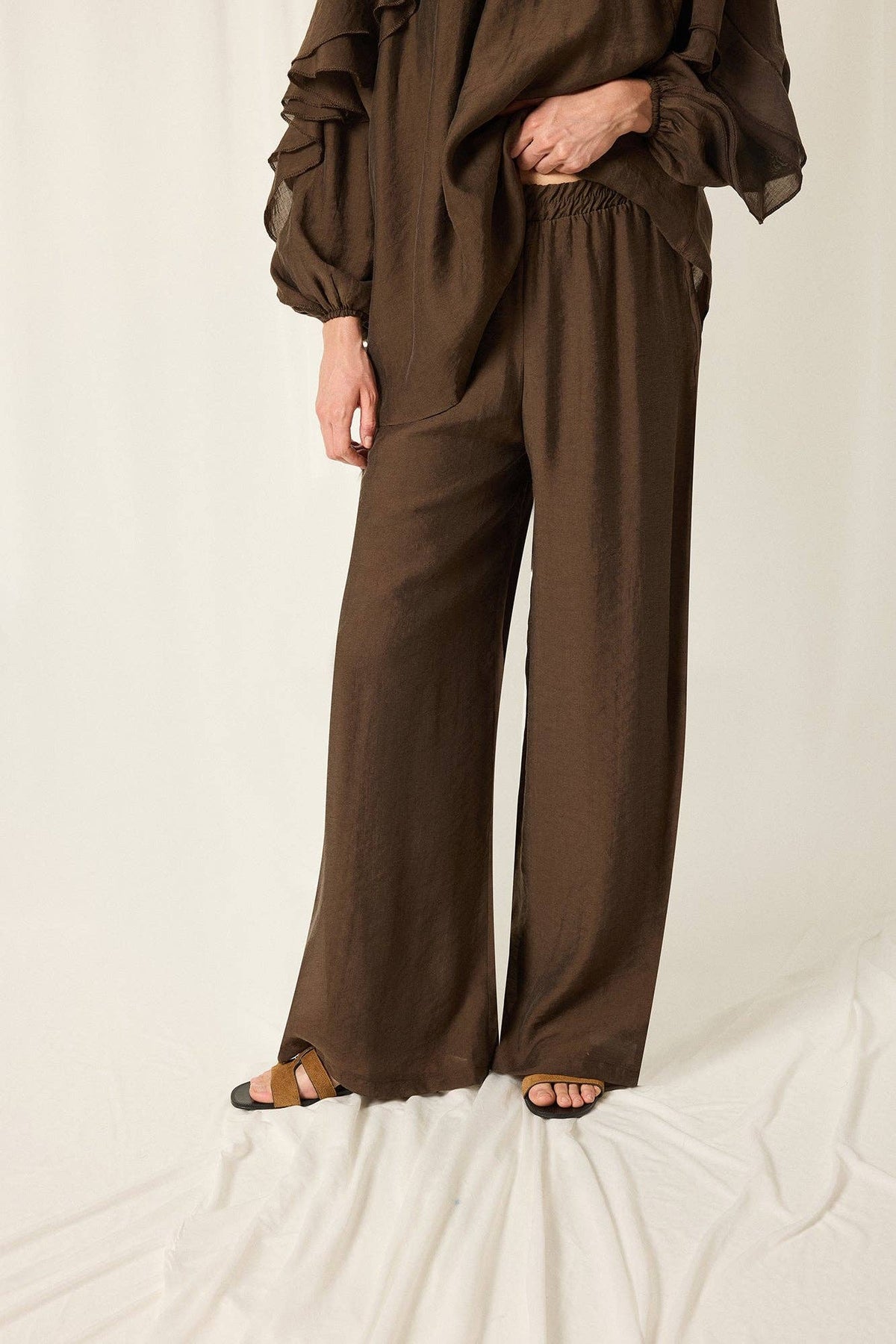 Cupro Ruffle Sleeve Tunic & Wide-Leg Pants Co-Ord Set | AVRENDI