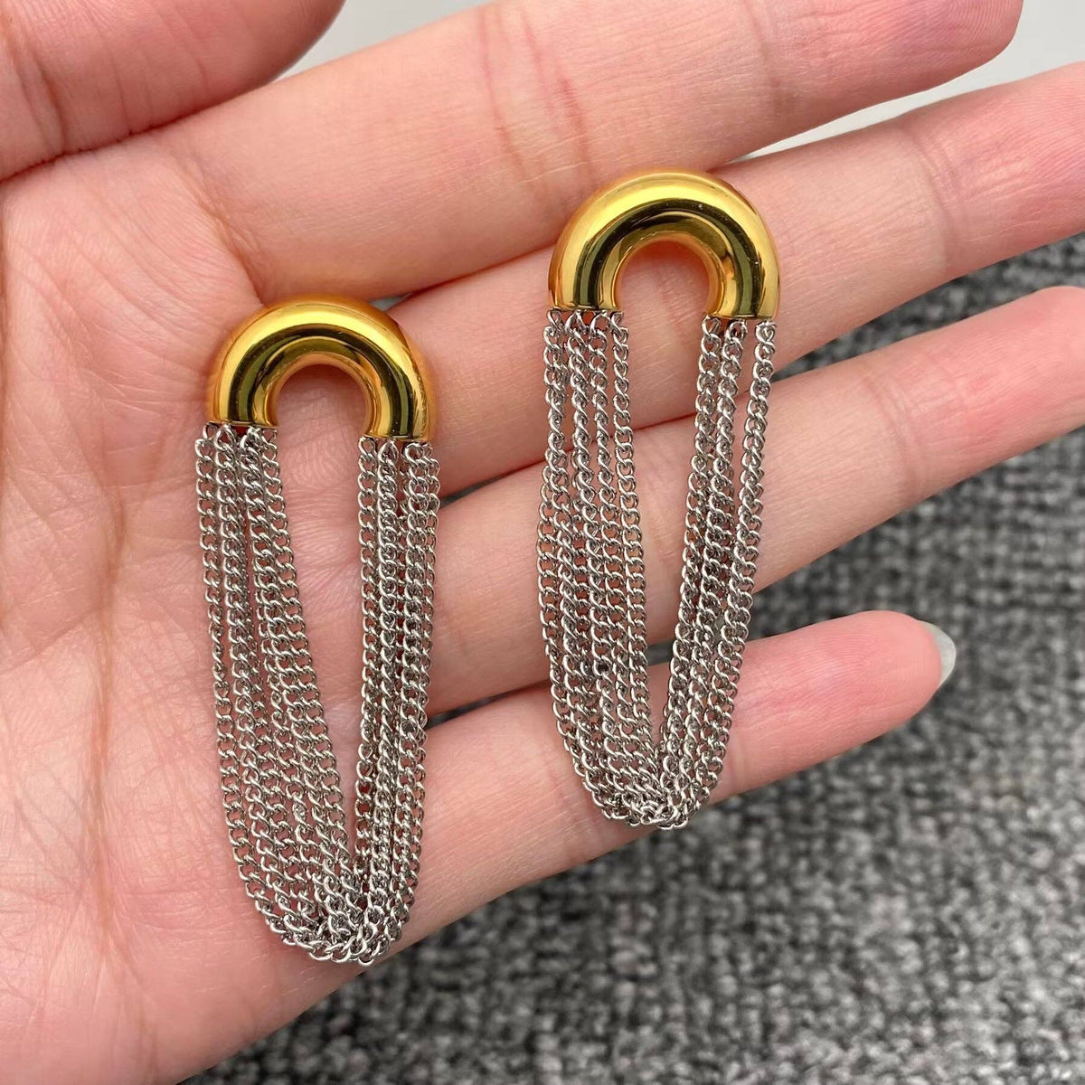 Chain Fringe 18K Gold-Plated Stainless Steel Curved Post Earrings | AVRENDI