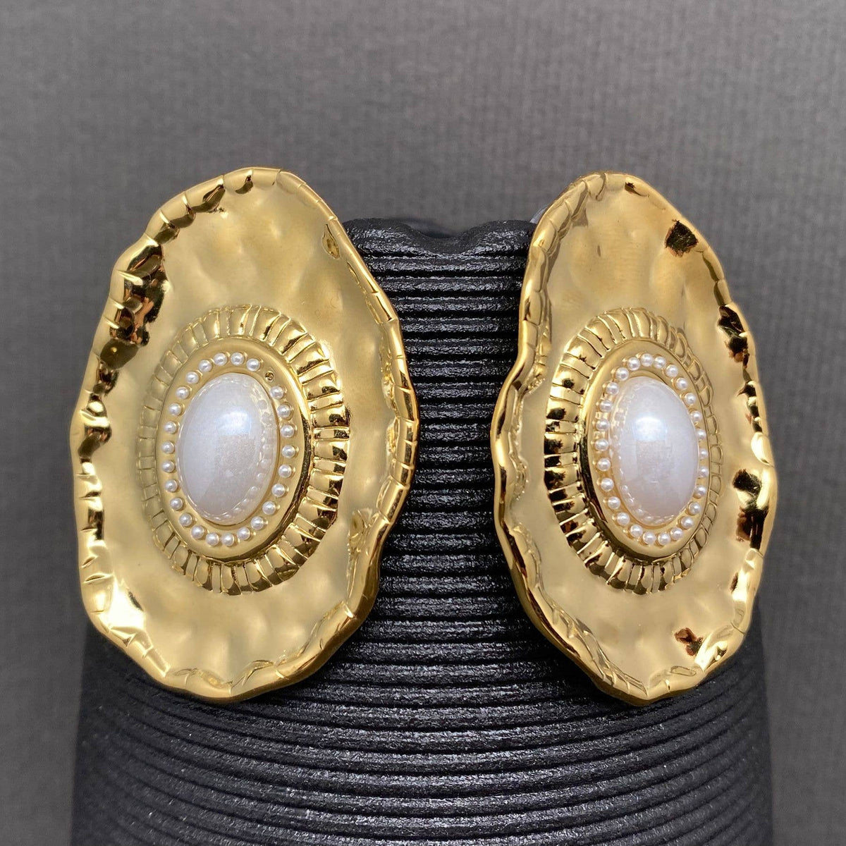 Pearl Inlaid 18K Gold-Plated Stainless Steel Earrings | AVRENDI