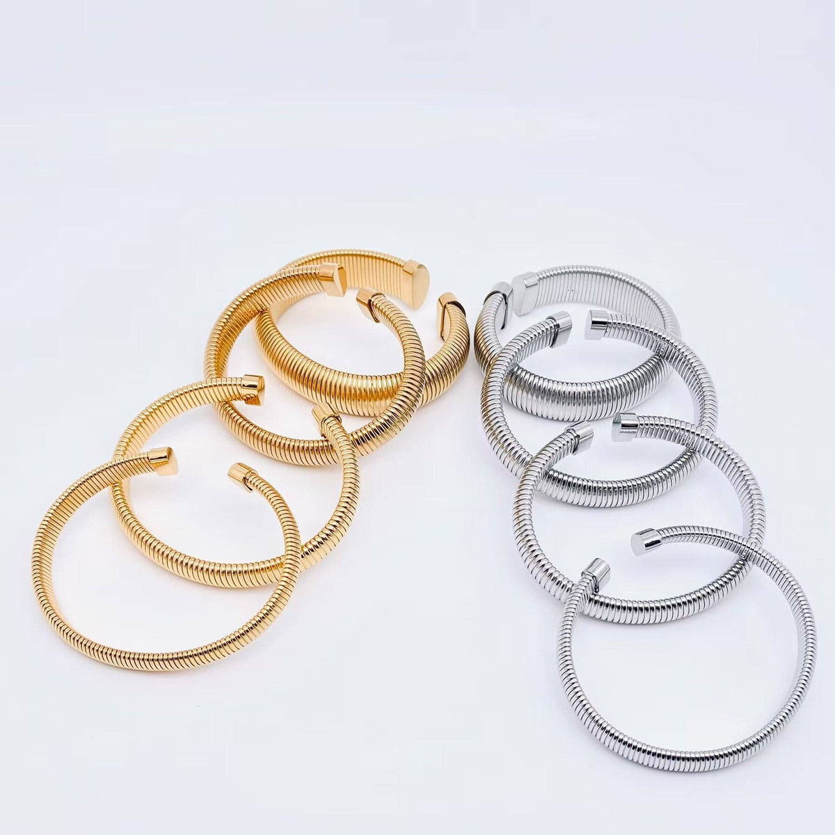 C Shape 18K Gold-Plated Stainless Steel Striped Cuff | AVRENDI