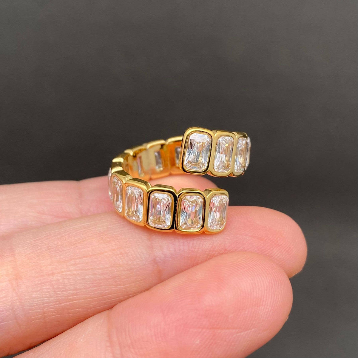 Square Zircon inlaid 18K Gold-Plated Stainless Steel Ring | AVRENDI