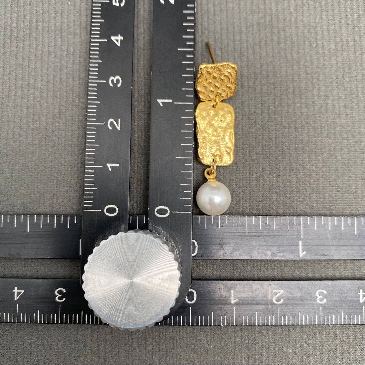 Pearl Hammer texture geometry 18K Gold-Plated Stainless Steel Earrings | AVRENDI