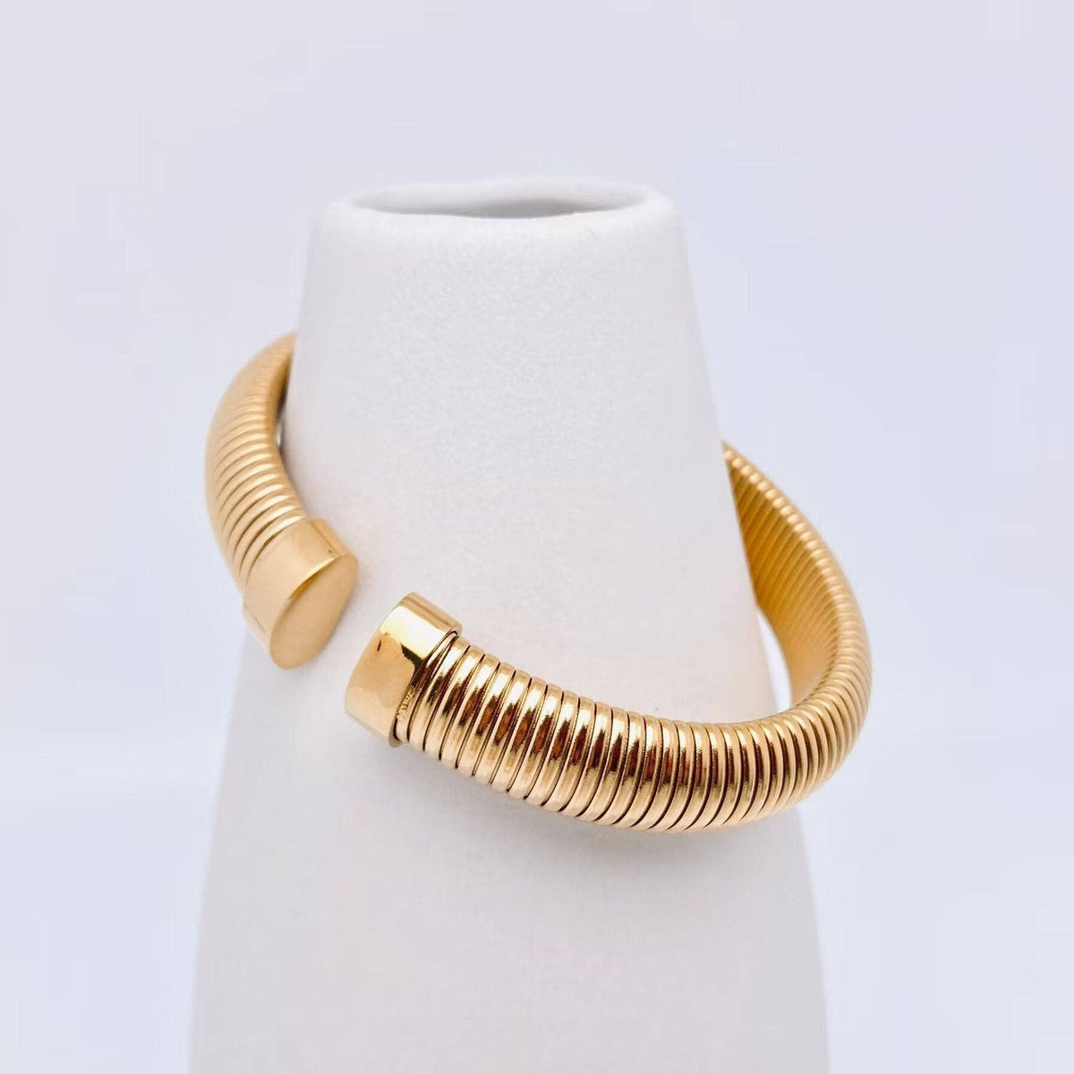 C Shape 18K Gold-Plated Stainless Steel Striped Cuff | AVRENDI