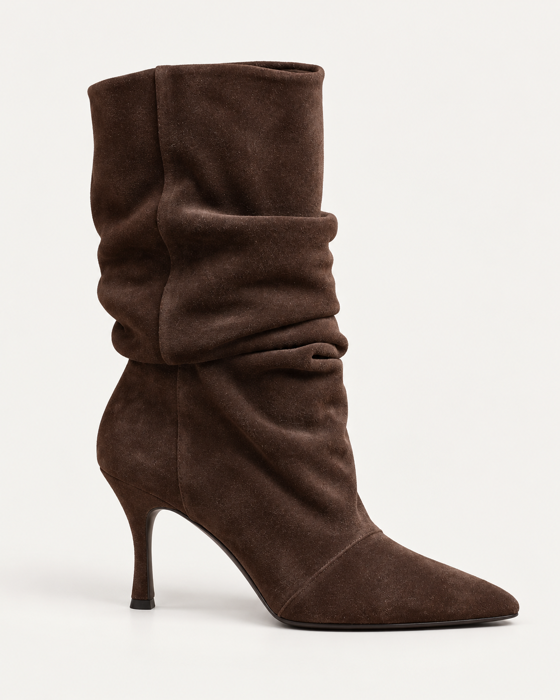 Botas slouch de gamuza marrón con punta en punta