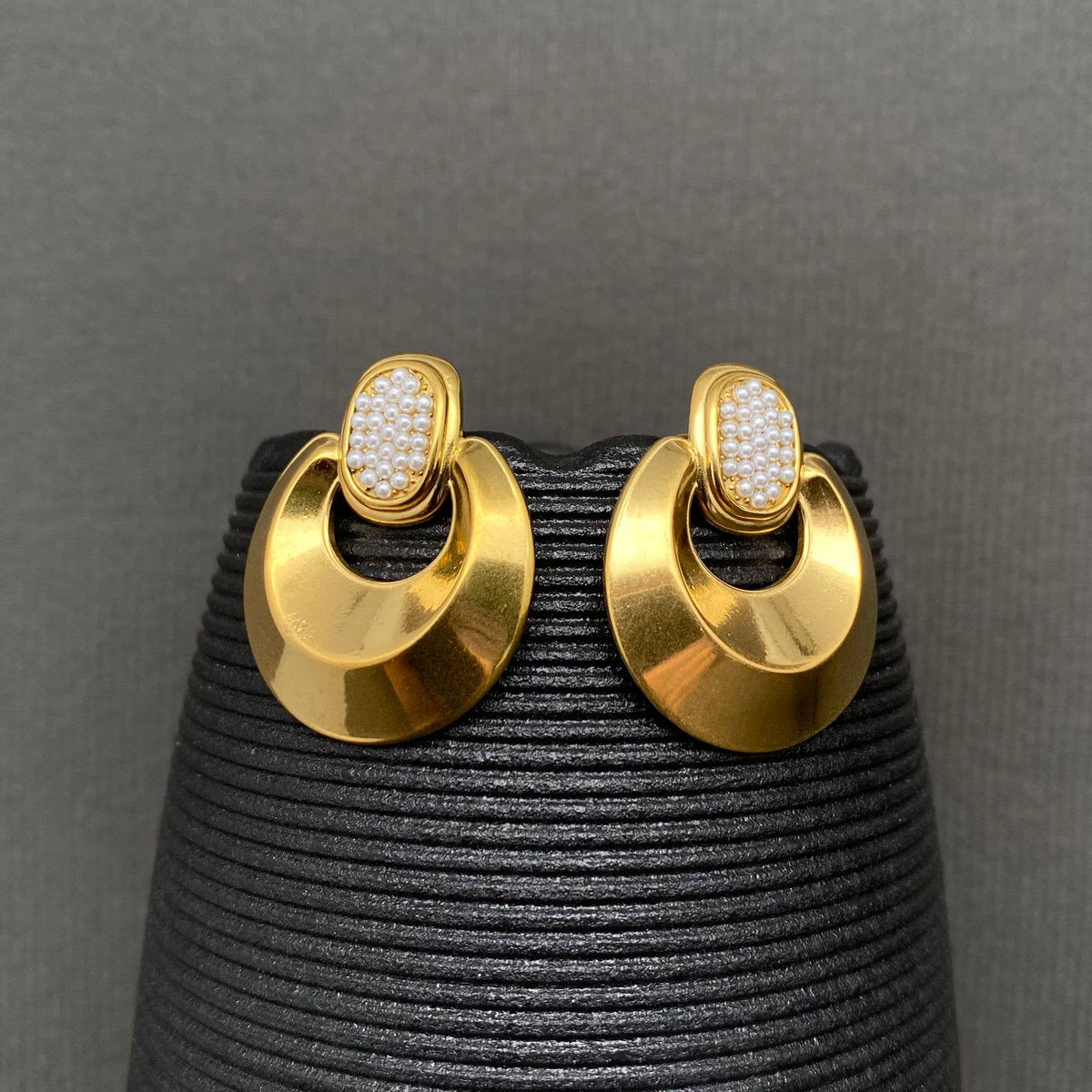 Pearl Inlaid Glossy Geometric 18K Gold-Plated Stainless Steel Earrings | AVRENDI