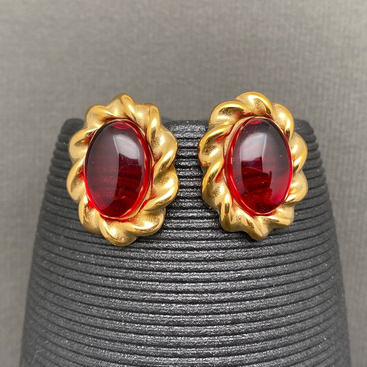 Oval Agate 18K Gold-Plated Stainless Steel Earrings in Green | AVRENDI