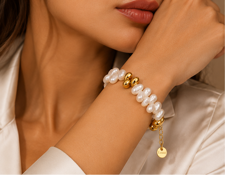 Pulsera de acero inoxidable chapada en oro de 18K con perla de imitación