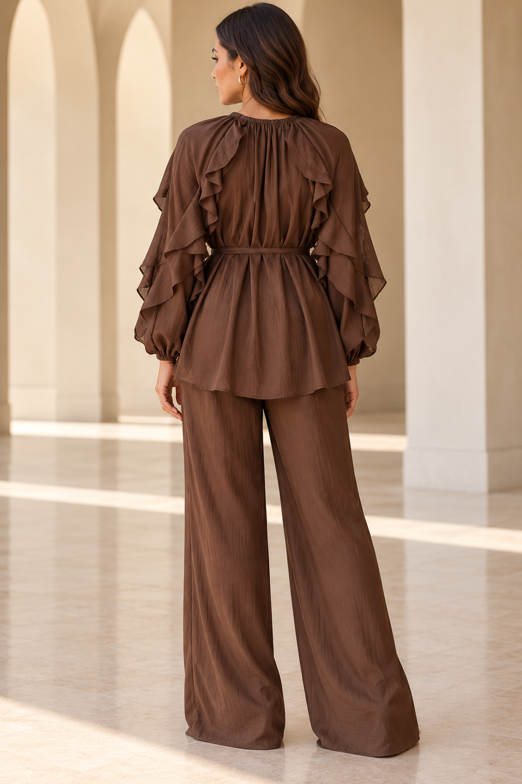 Conjunto de túnica con mangas con volantes y pantalón ancho de cupro