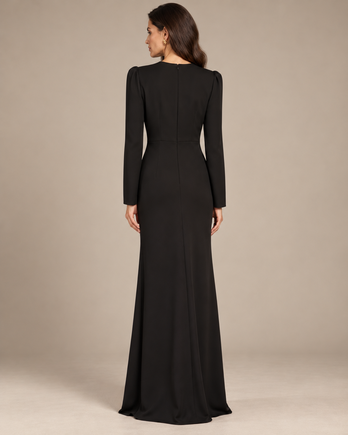 Vestido largo fruncido con botones dorados