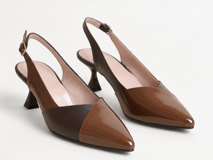 Zapatos de salón destalonados de punta fina en charol color chocolate
