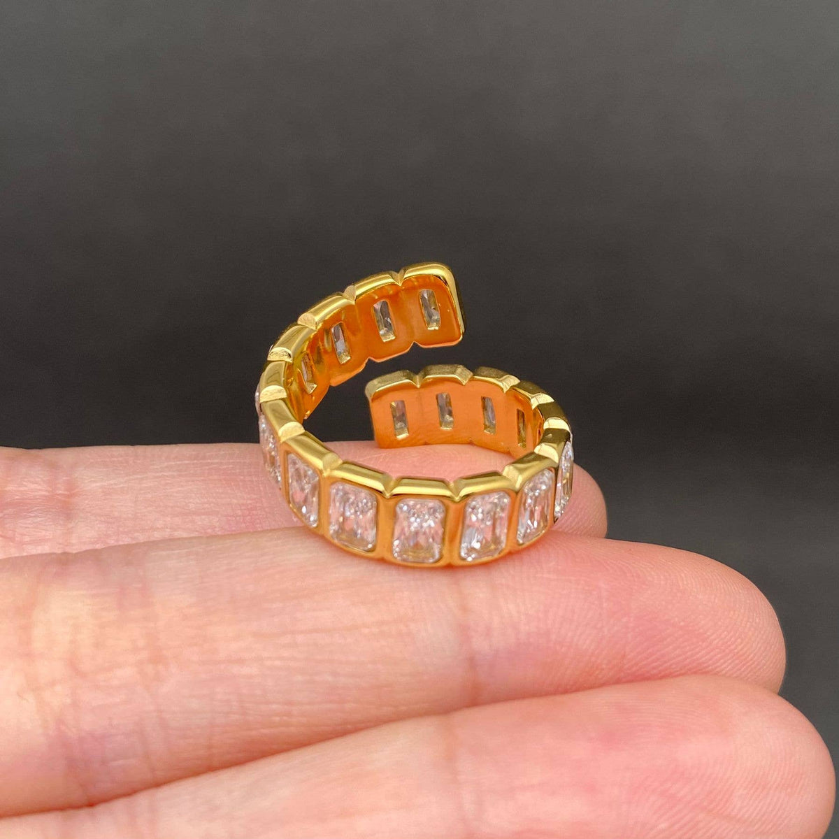 Square Zircon inlaid 18K Gold-Plated Stainless Steel Ring | AVRENDI