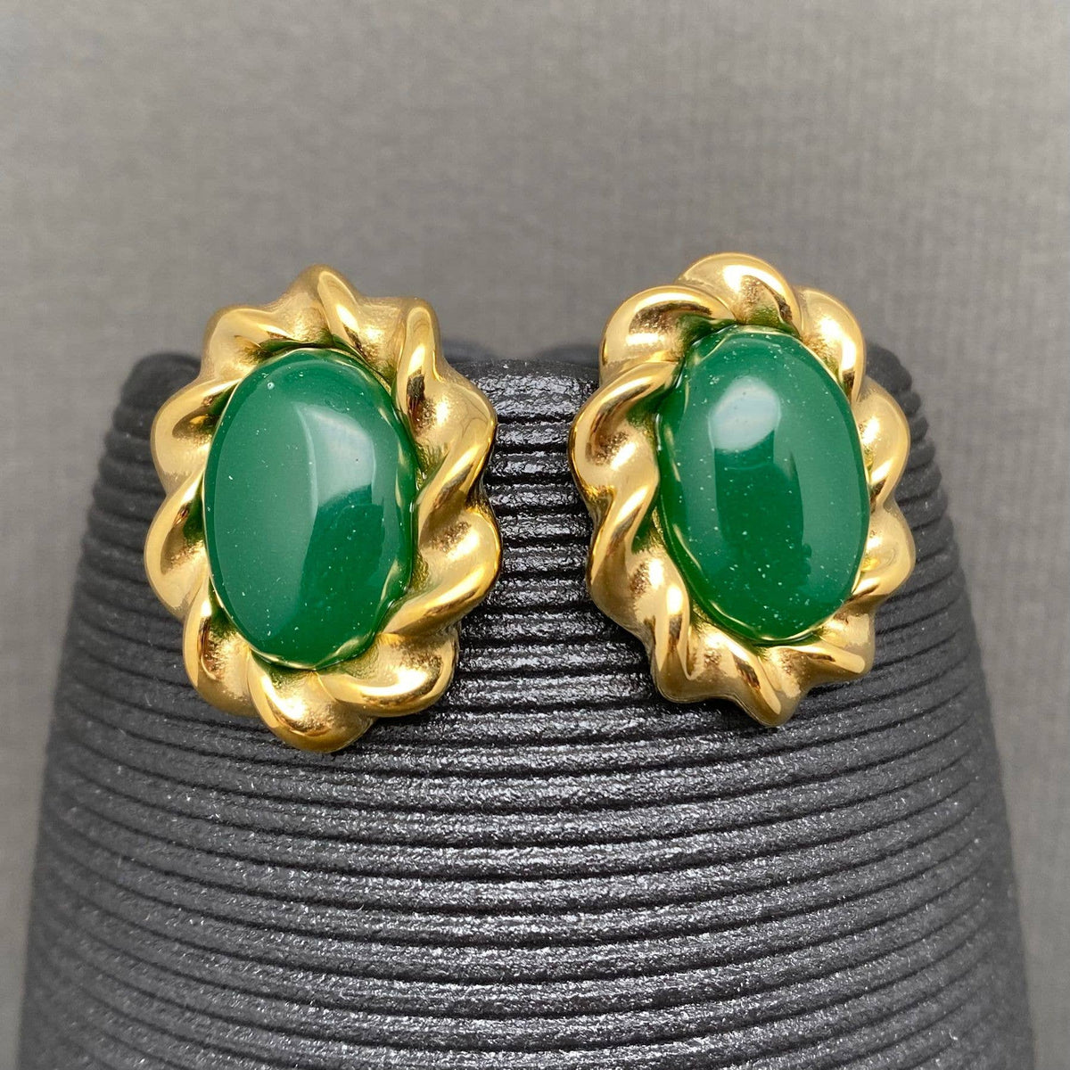 Oval Agate 18K Gold-Plated Stainless Steel Earrings | AVRENDI