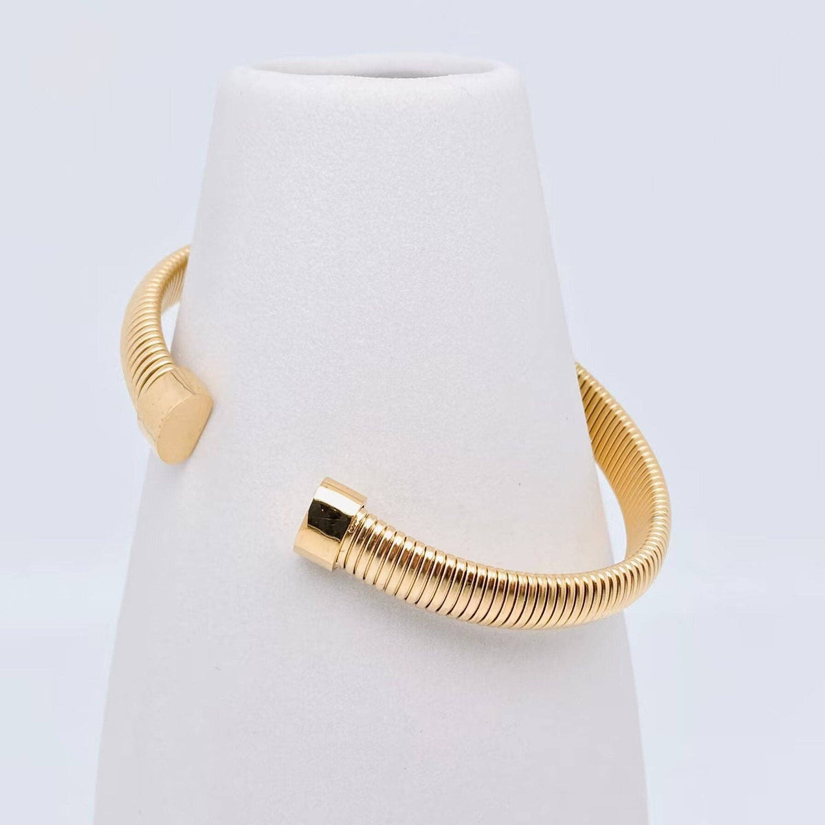 C Shape 18K Gold-Plated Stainless Steel Striped Cuff | AVRENDI