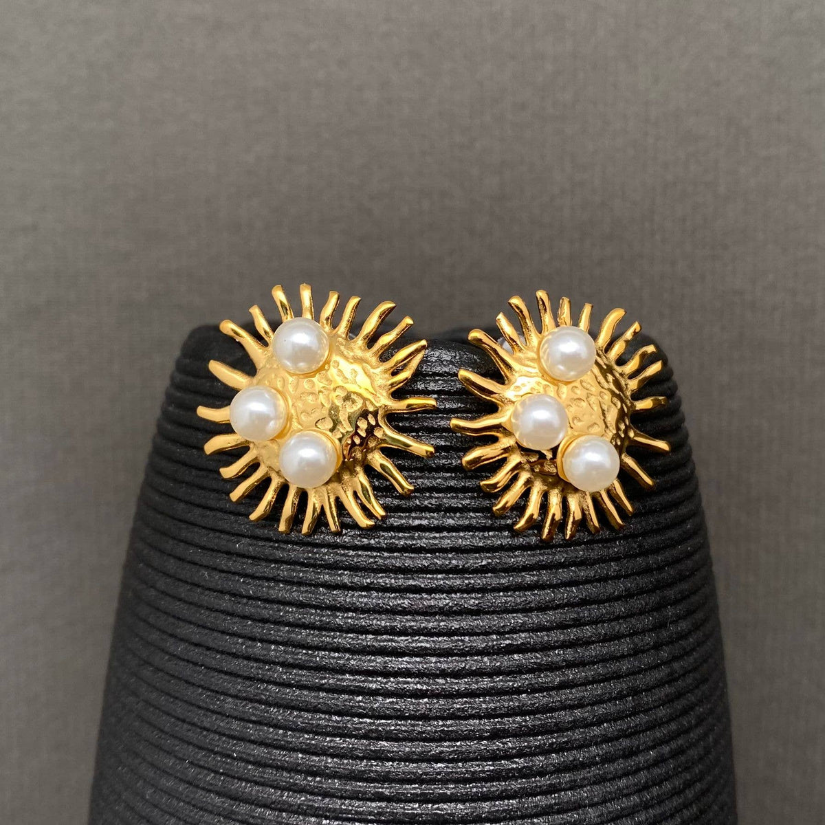 Pearl-inlaid Sun 18K Gold-Plated Stainless Steel Stud Earrings | AVRENDI