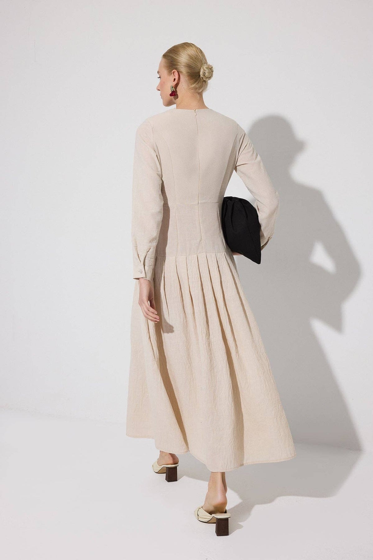 Pleated Waist Maxi Dress – Elegant Long Sleeve Minimal Dress | AVRENDI