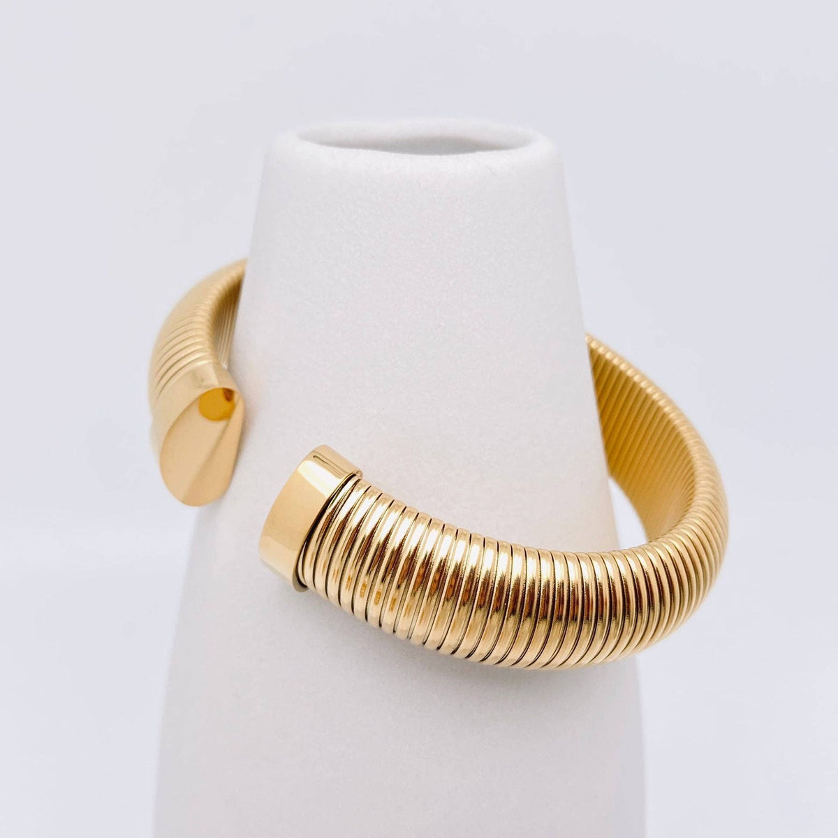 C Shape 18K Gold-Plated Stainless Steel Striped Cuff | AVRENDI